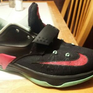 size 7Y Nike KD  Bad Apple Basketball Shoes